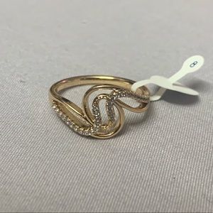 Ladies Beautiful Gold Ring
